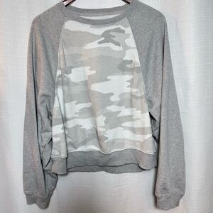 American Eagle Gray Camo Colorblock Raglan Sweatshirt Pullover L